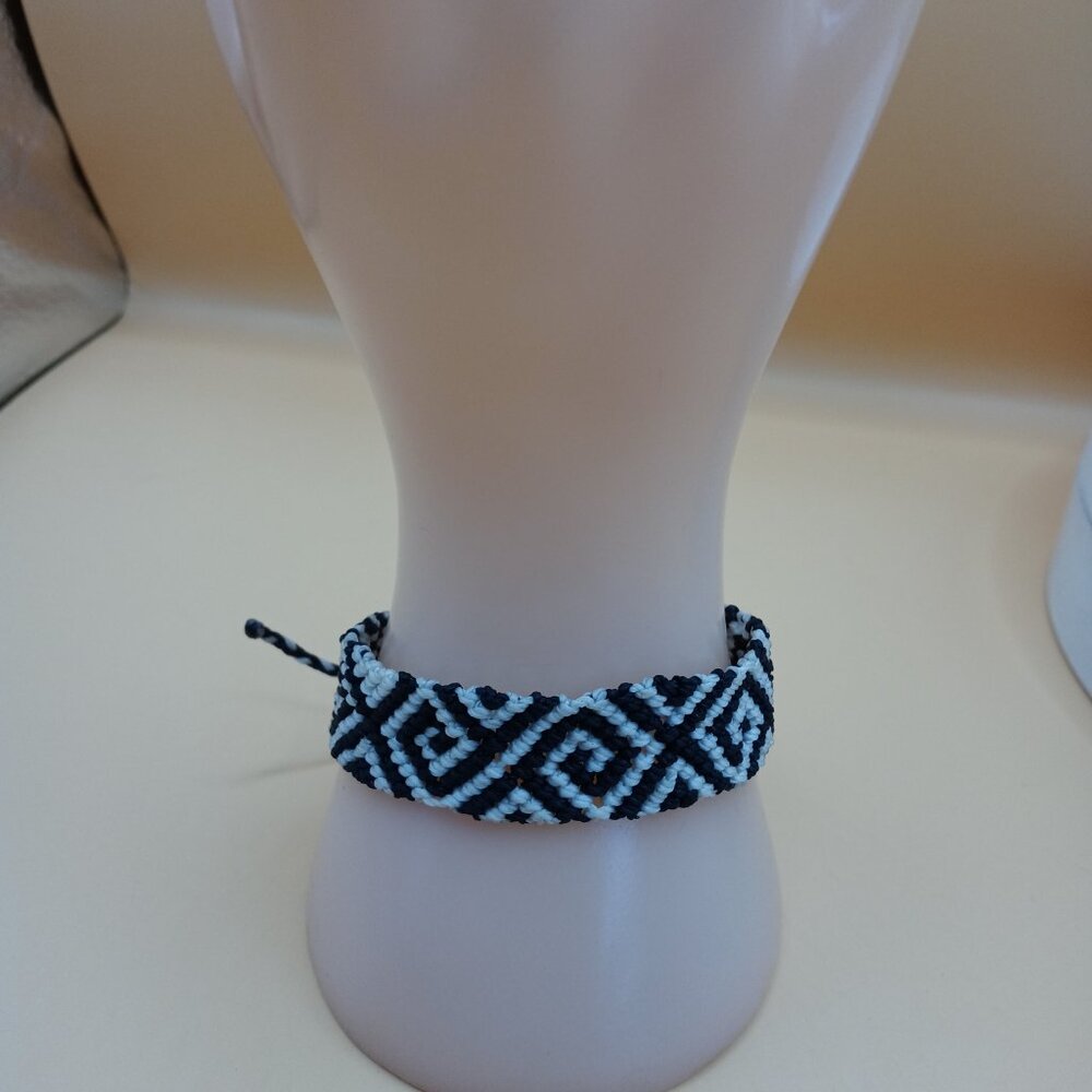Unisex Handmade Macramé Thread Bracelet Andean Designs Cusco